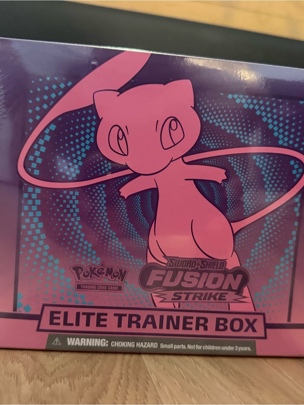 Pokémon trading card fusion strike elite trainer box